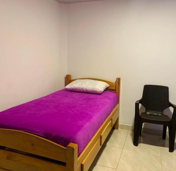 스탠다드 룸 공동 욕실, Hostel Bogotá Kings