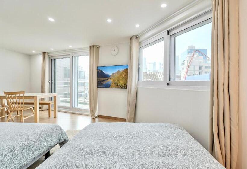Студио Стандарт с Балконом, Harmony Stay