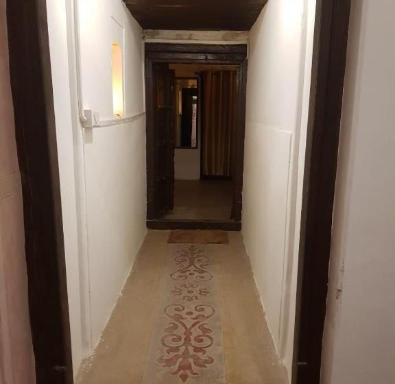 Люкс Повышенной Комфортности, Chhoti Kothi   A Heritage Homestay By The Ganges