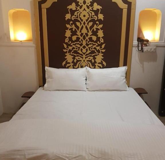 Люкс Повышенной Комфортности, Chhoti Kothi   A Heritage Homestay By The Ganges