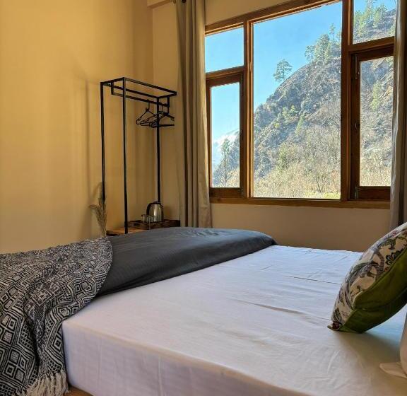 اتاق سوپریور با تخت بزرگ, Grham Hostel Kasol, Katagla