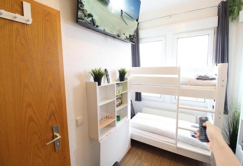 اتاق خانوادگی, Ulm Zentrum   Komplettes Zimmer, Hochbett, Android Tv & Eigenem Bad   Perfekt Für Familien & Gruppen