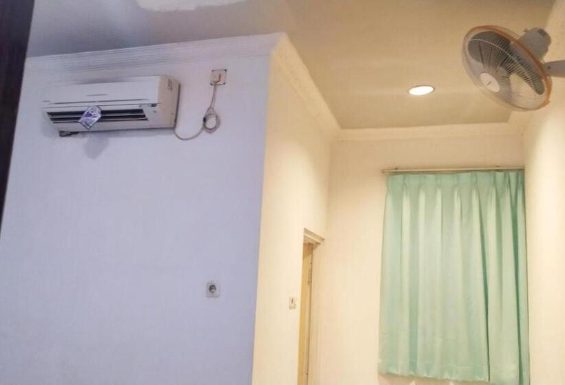 豪华房间, Reddoorz Near Living Plaza Palembang