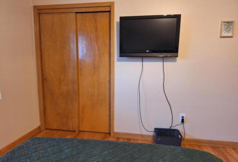 Номер Стандарт Совместная Ванная, The Resurgo Room   5 Min Walk To Moncton Hospital