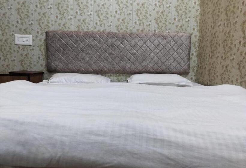 标准间, Eagle Nest Guest House