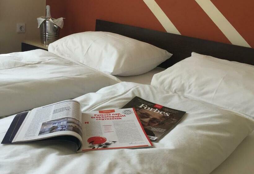 Номер Стандарт Трехместный, City Hotel Agoston