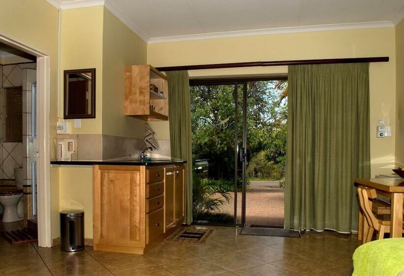 디럭스 트리플 룸, Selati 103 Guest Cottages