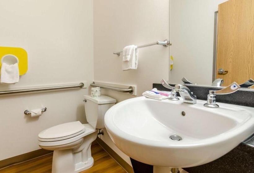 חדר סטנדרט לארבעה, Motel 6 Kearney, Ne