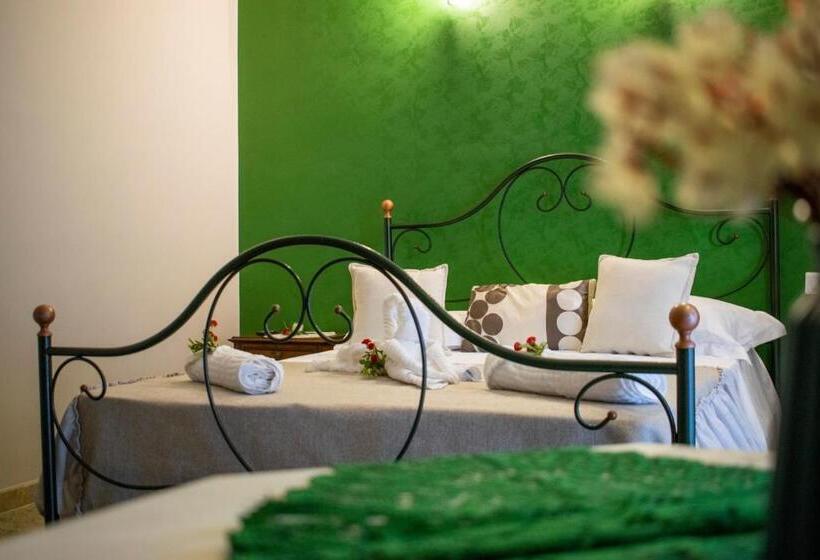 اتاق استاندارد چهار تخته, B&b Sulla Rupe