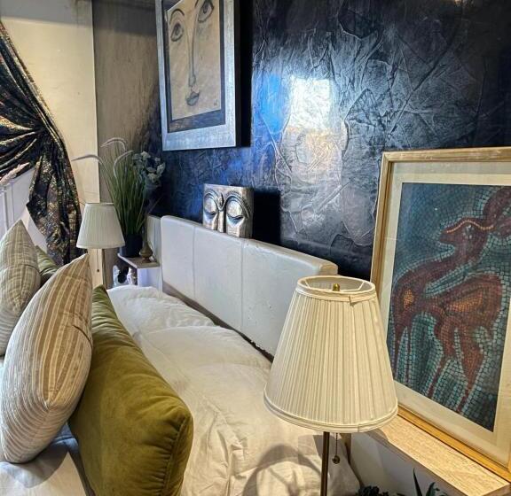اتاق استاندارد با بالکن, Luxury Grey Suite In Hay Riad