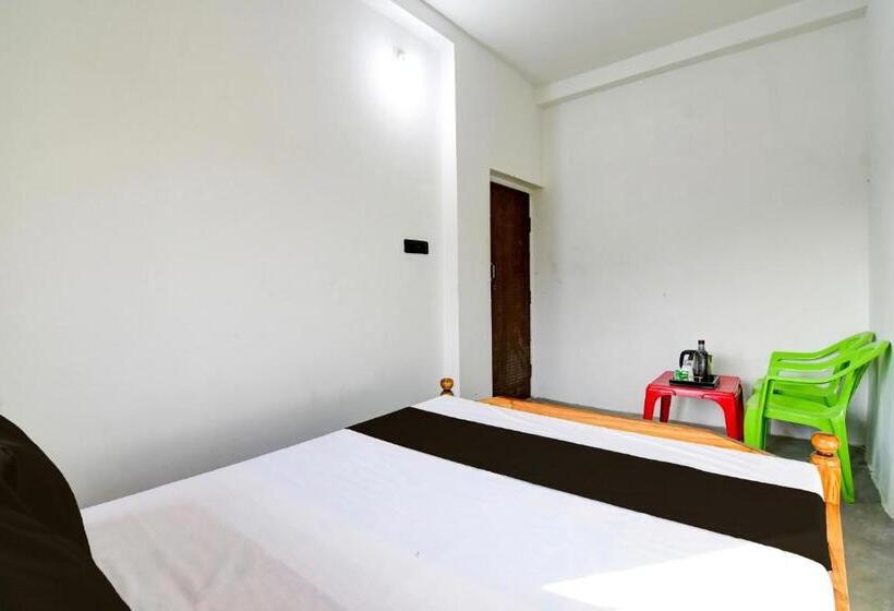 Трехместный Номер Классика, Hill View Lodge &