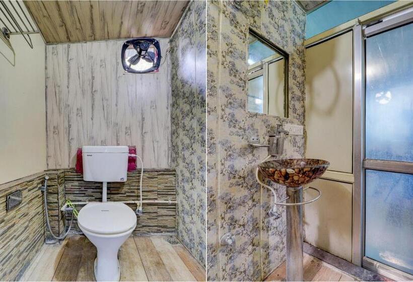 Трехместный Номер Классика, Oyo Flagship Rajan Residency