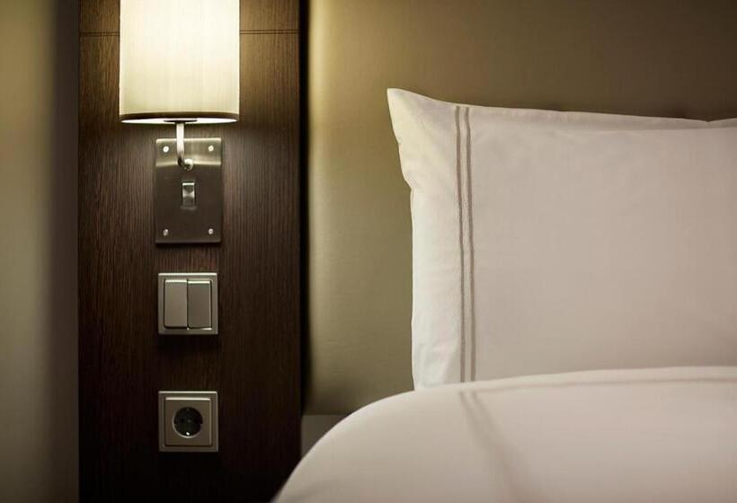 Номер Стандарт, Premier Inn Dresden City Zentrum