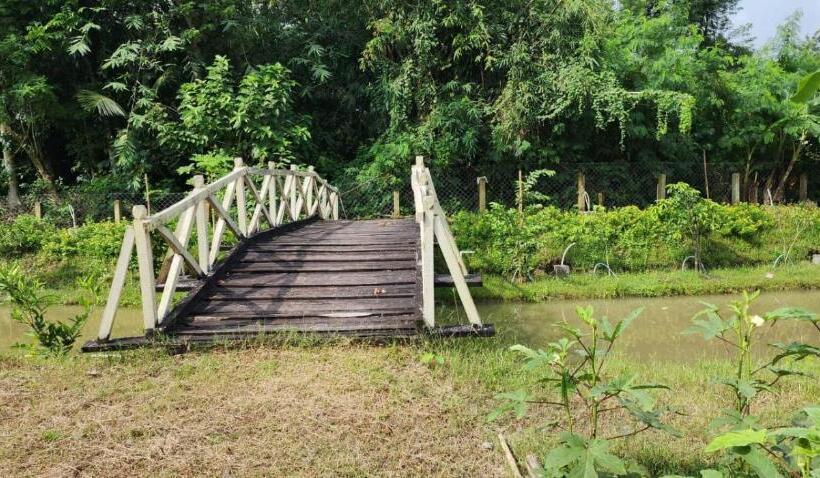 Полулюкс Вид на Сад, Damodar River Retreat, Uluberia