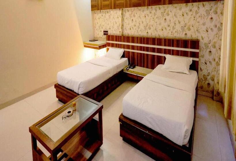 Номер Deluxe, Sharveen Classic Inn