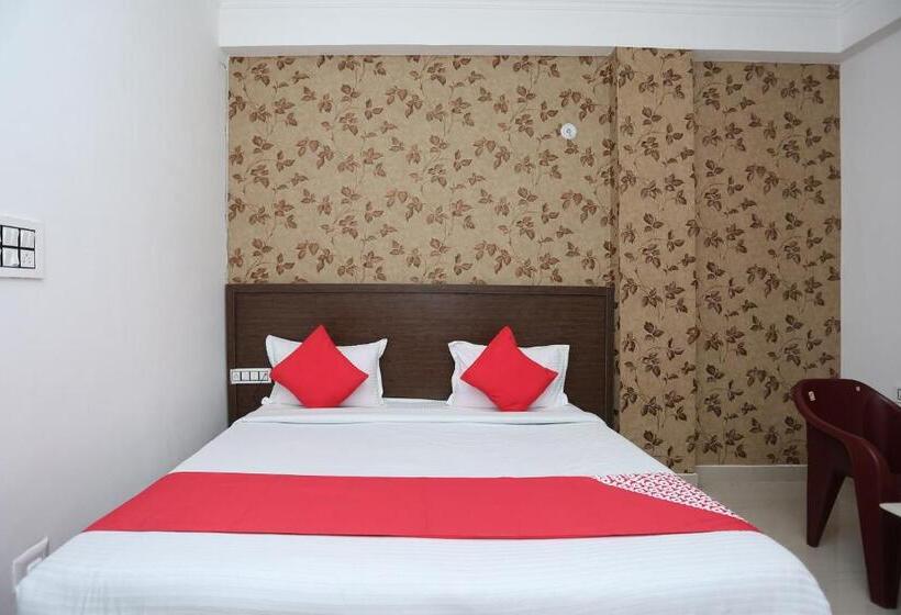 트리플 클래식 룸, Oyo Hotel Vandana