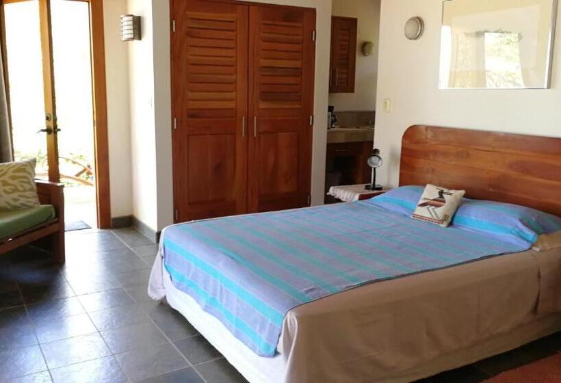 Номер Deluxe Вид на Море Боковой, Oceanfront Gem At La Joya De Lagarto