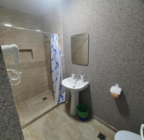 اتاق استاندارد چهار تخته, Vila Ok