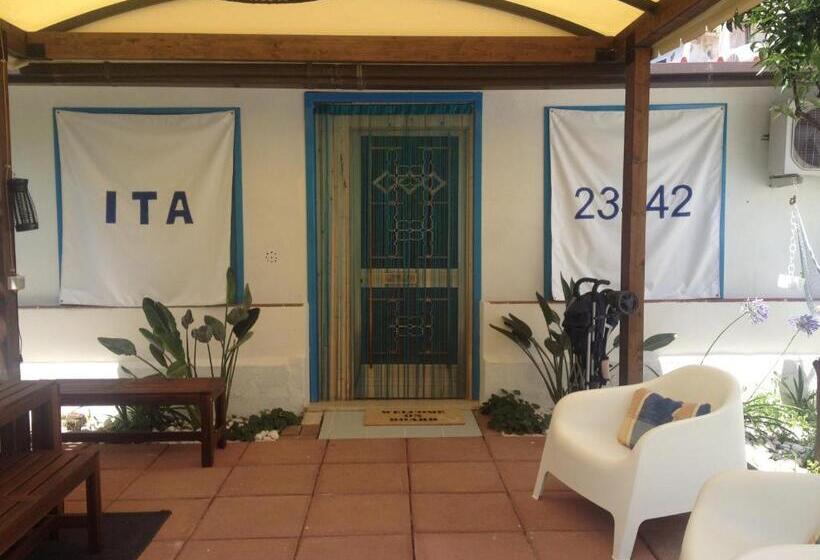 کلبه ییلاقی, Blue B&b