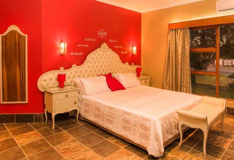 Трехместный Номер Deluxe, Karoo Fountain Luxury Guesthouse
