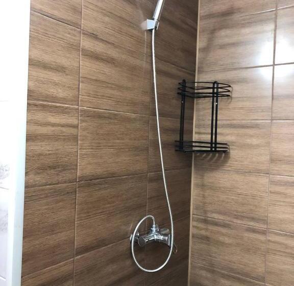 Дом 1 Спальня, Zustrizh U Leva