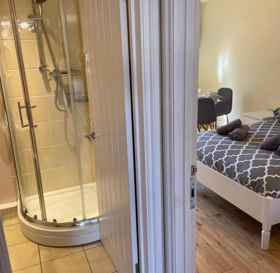 스탠다드 트리플 룸, Ashton Gate Mews