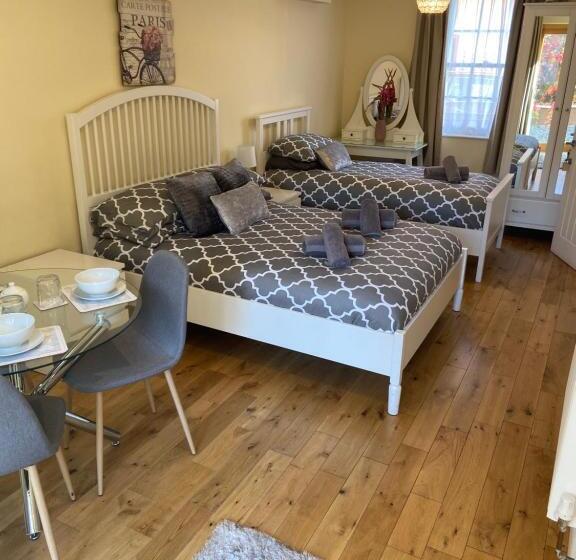 스탠다드 트리플 룸, Ashton Gate Mews