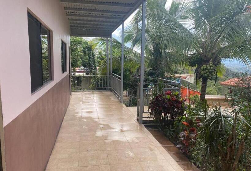Семейный Номер Deluxe, Villa Garita Inn