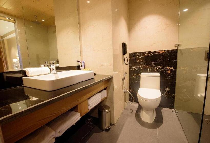 غرفة قياسية ذات إطلالة, Naturevilas Sarovar Portico   Centrally Heated