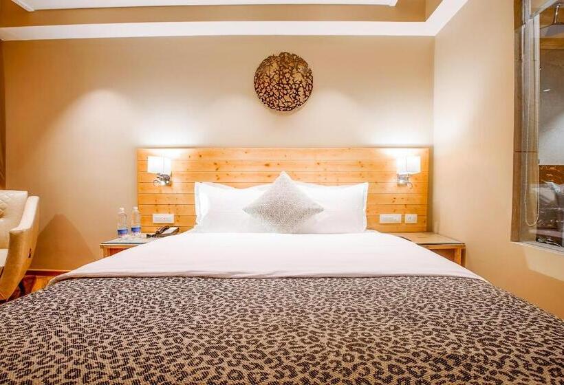 غرفة قياسية ذات إطلالة, Naturevilas Sarovar Portico   Centrally Heated