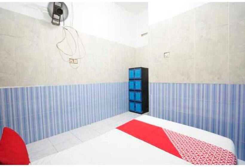 스탠다드 룸 킹사이즈 침대, Oyo Life 93061 Kost Vicky Syariah