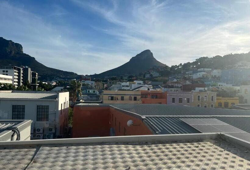 Family Suite, M & B Backpackers