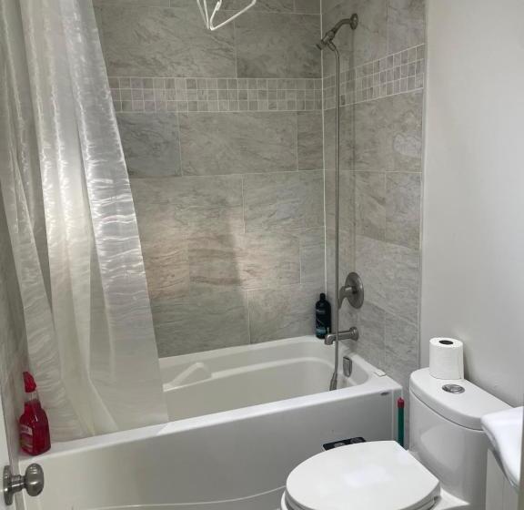Семейный Номер, Private House