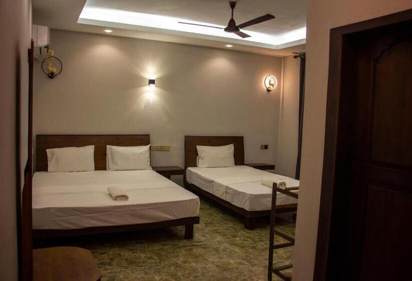 Номер Стандарт Трехместный, Varinias Beach Villa