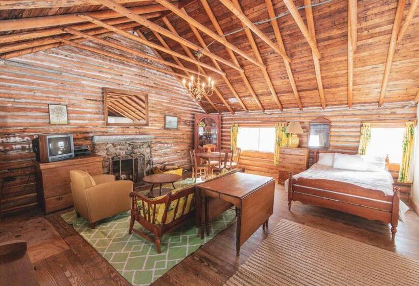 Полулюкс с Балконом, Ogontz Rustic Resort