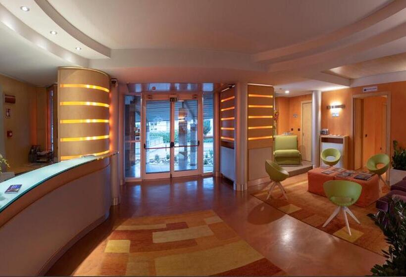 سوییت, Albaresidence Masera26