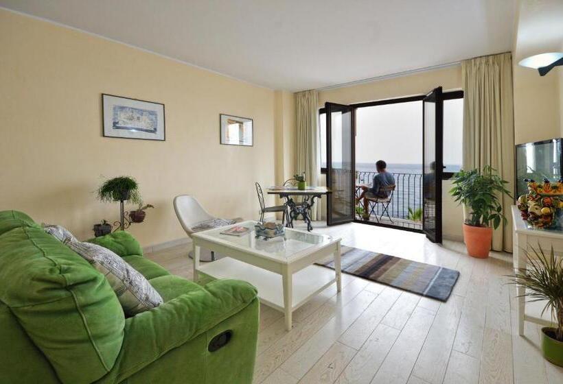 جناح سوبيريور مطل علي البحر, Mar Dei Poeti   Luxury Suites