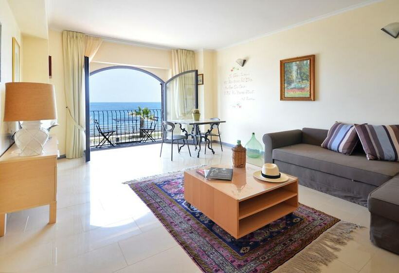 جناح سوبيريور مطل علي البحر, Mar Dei Poeti   Luxury Suites