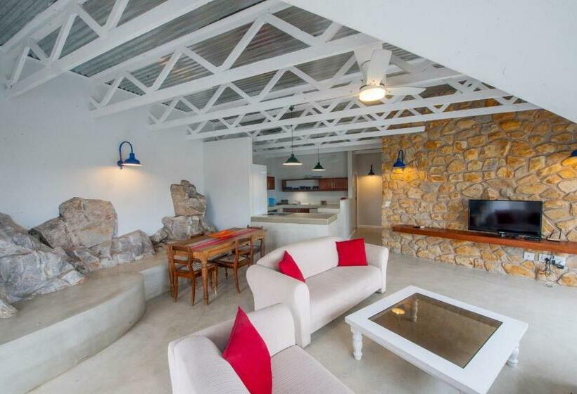 Апартаменты 2 Спальни Вид на Море, Plett Beachfront Accommodation