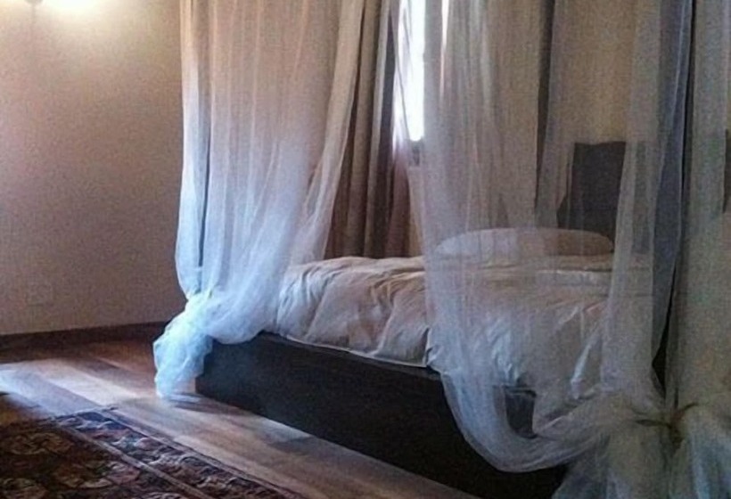 Полулюкс, Relais Villa Gozzi B&b