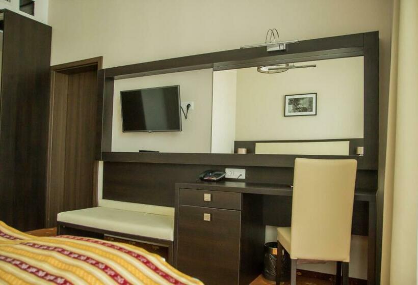 سوییت خانوادگی, Salis Hotel & Medical Spa