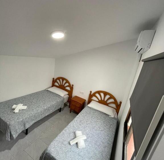 バス共有のスタンダードルーム, Hostal La Campiña