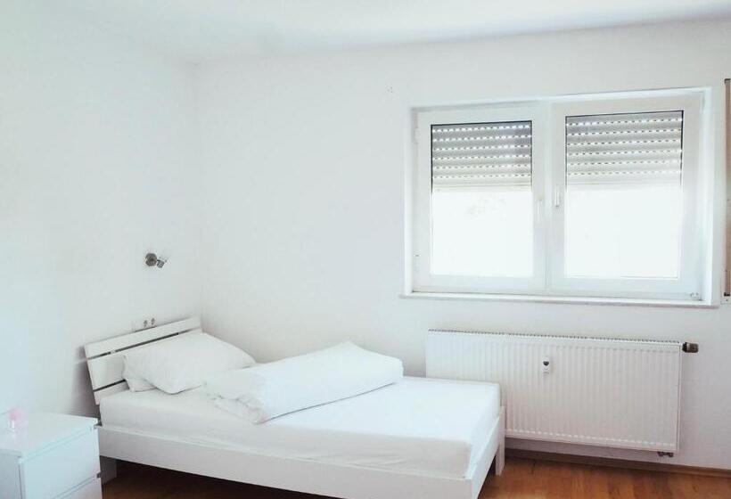 Номер Стандарт, Neumarkt Wohnung