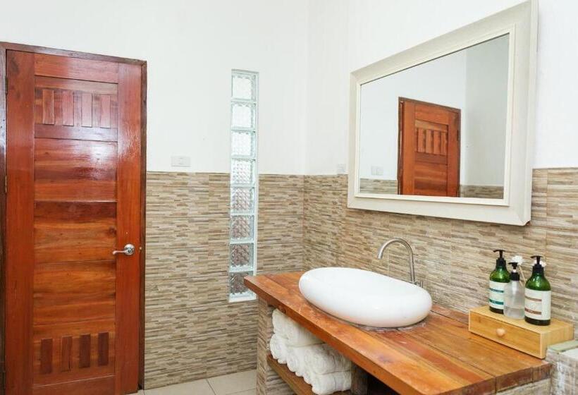 سوئیت با تخت بزرگ, Seapearl Of Alona