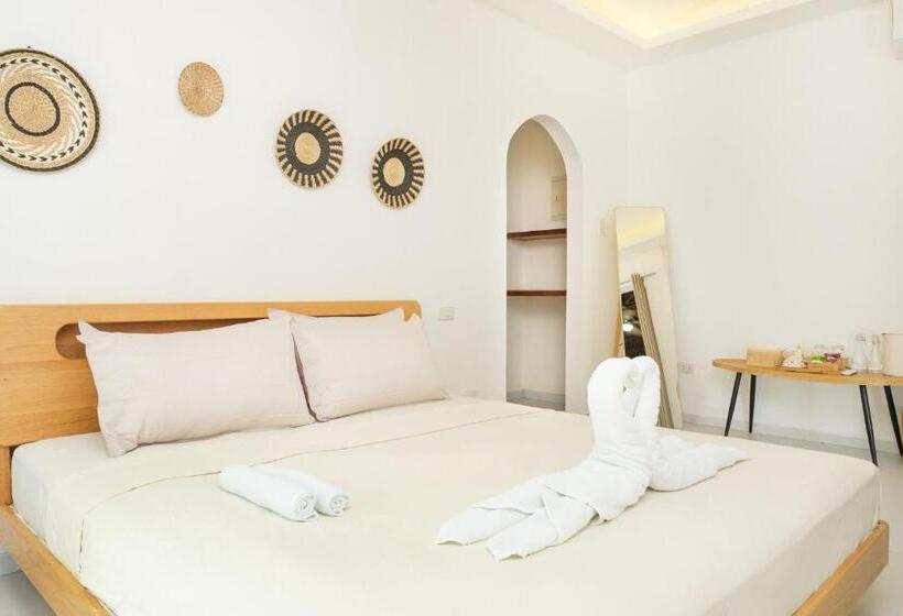 سوییت با چشم‌انداز استخر, Seapearl Of Alona