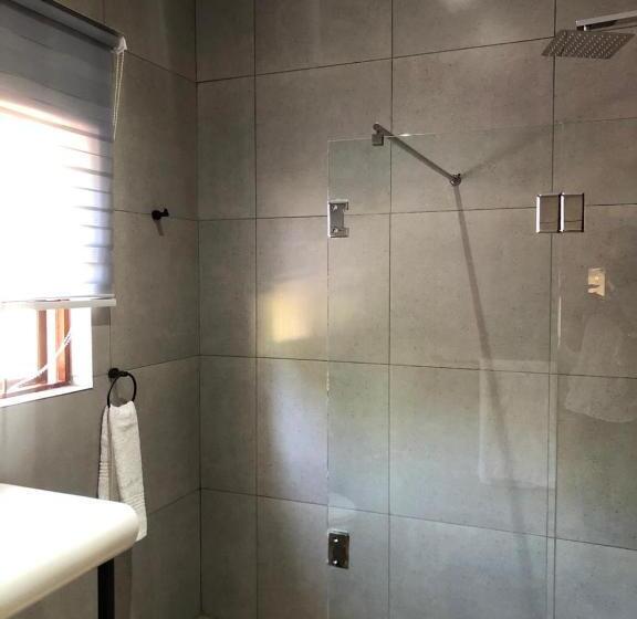 디럭스 룸, Serene Guesthouse