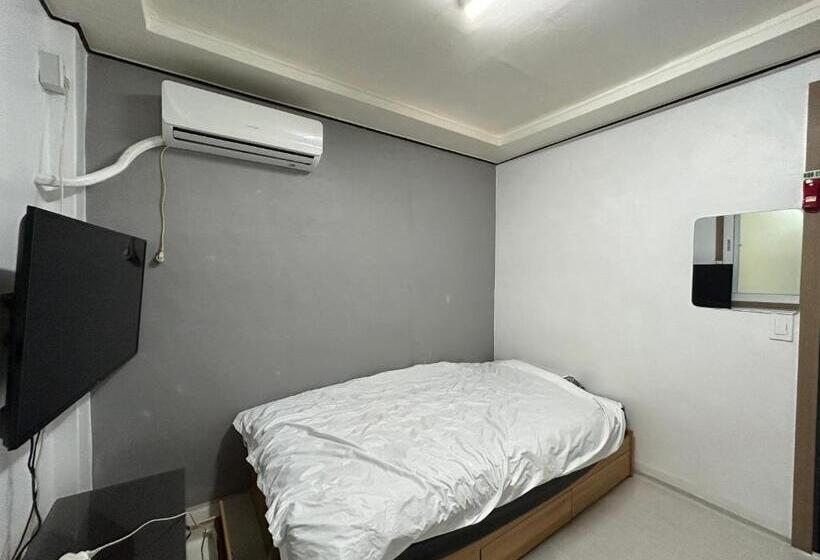 Номер Стандарт Индивидуальный, 369 Motel