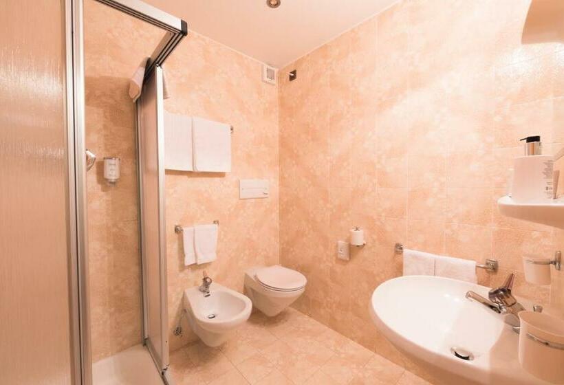 Номер Стандарт с Балконом, Berghotel Zum Zirm