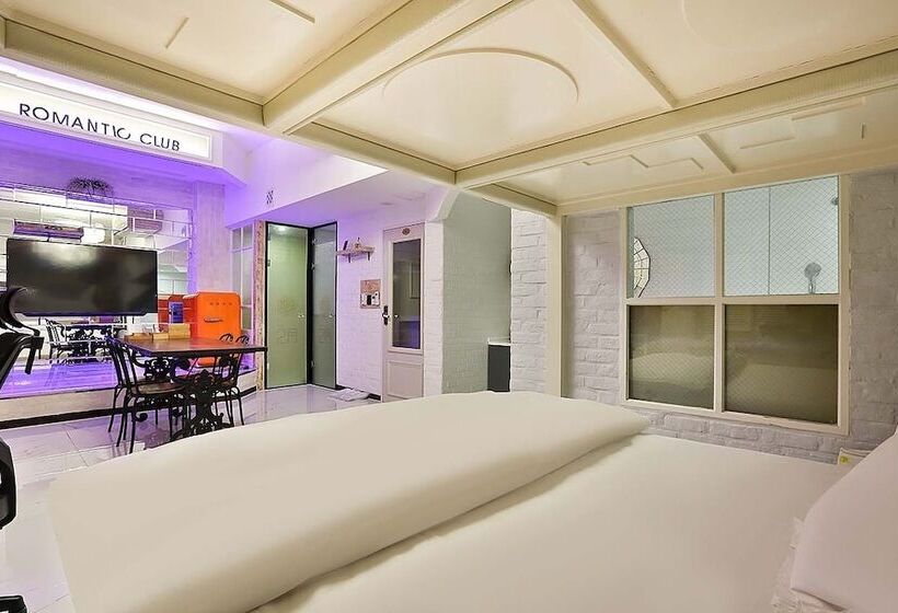 Люкс Премиум, February Hotel Hwanggeum