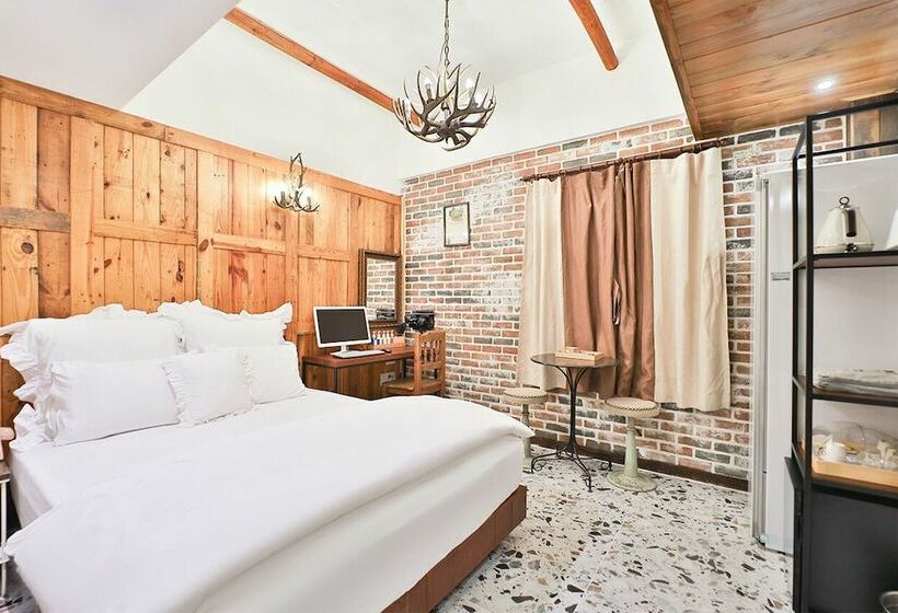 Номер Стандарт, February Hotel Hwanggeum